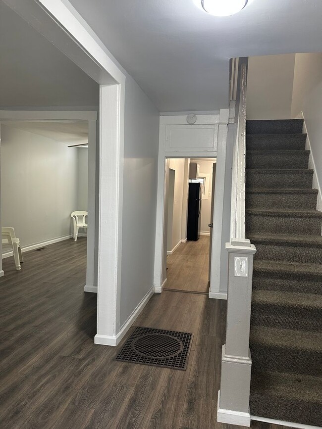 Building Photo - Beautifully Renovated! Hardwood Flooring! ...