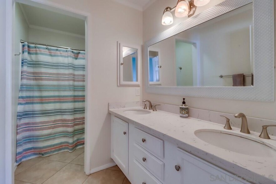 Building Photo - 7880 Mission Vista Dr