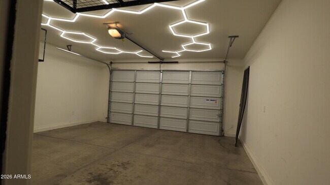 Building Photo - 2413 W Sunland Ave