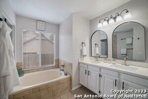 Building Photo - 14718 Hillside View