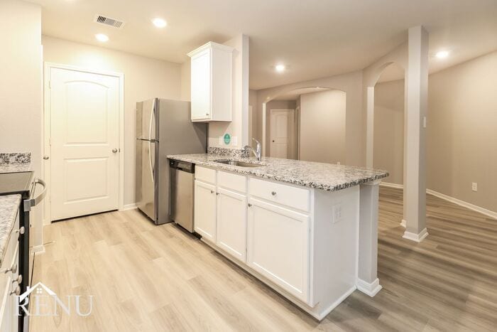 Building Photo - 25365 Cypress Bend Dr