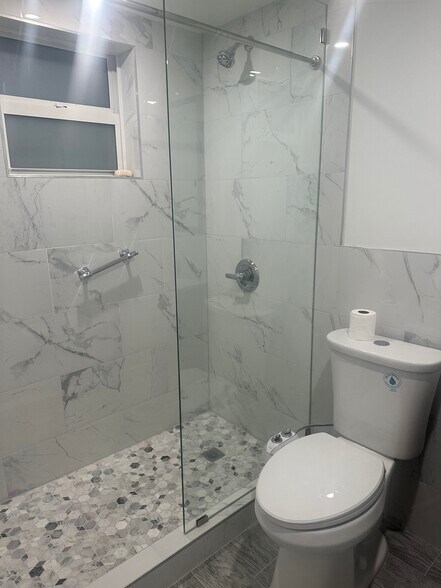 Bathroom - 191 NW 17th Ave