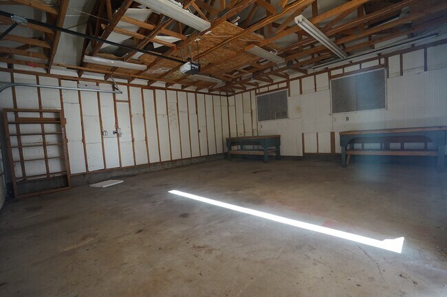 Building Photo - 301 Berwick Ave