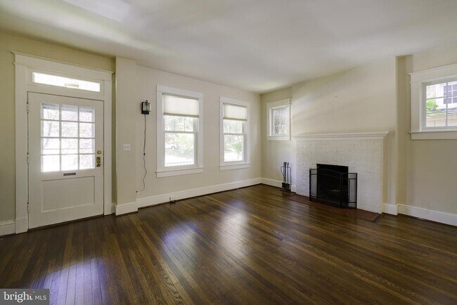 Building Photo - 3712 Garfield St NW