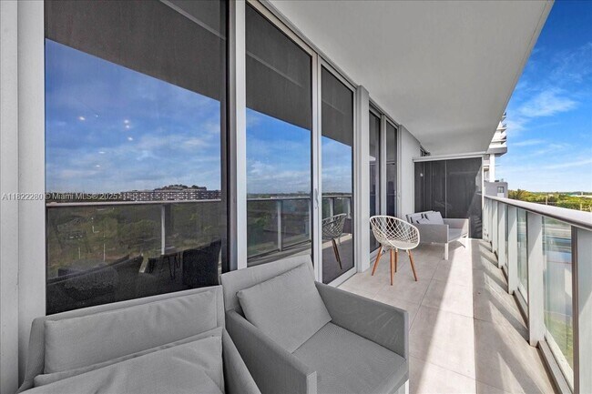 Building Photo - 16385 Biscayne Blvd