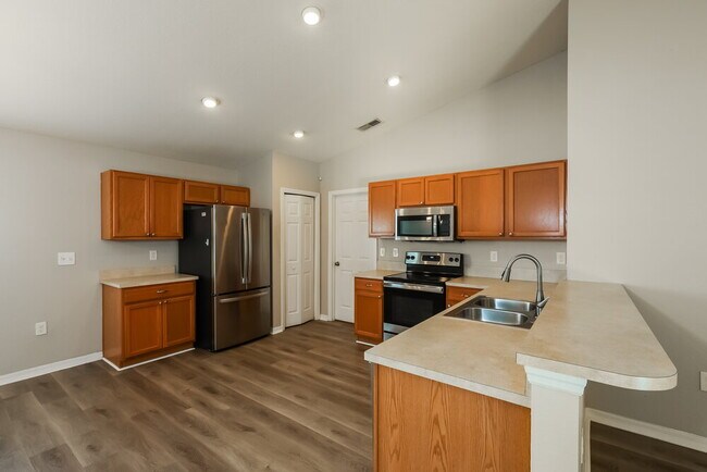 Building Photo - 11341 Southwind Lake Dr