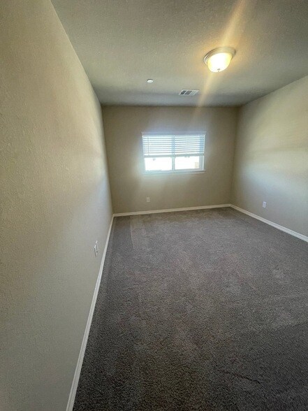 Building Photo - 8024 Scanlan Trl