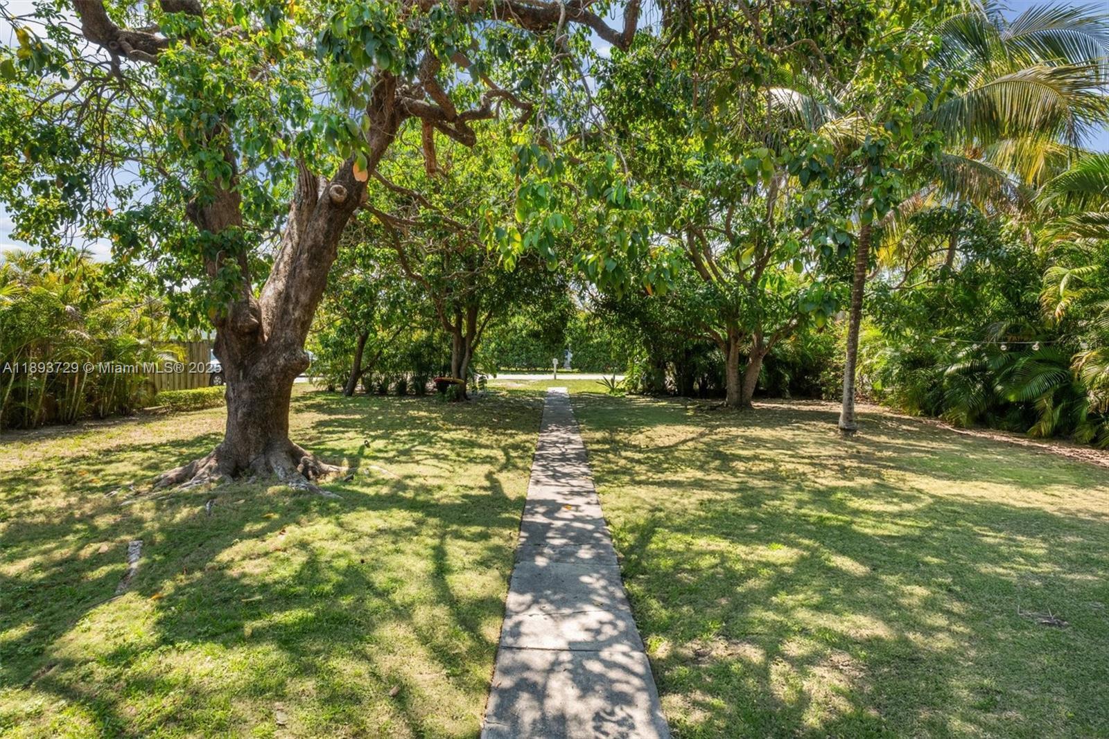 Building Photo - 11105 NE 9th Ave