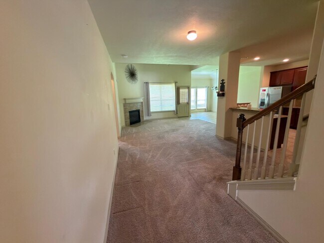 Building Photo - 3419 Selene Dr