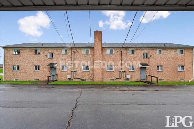 Building Photo - 3320 Arlington Ave