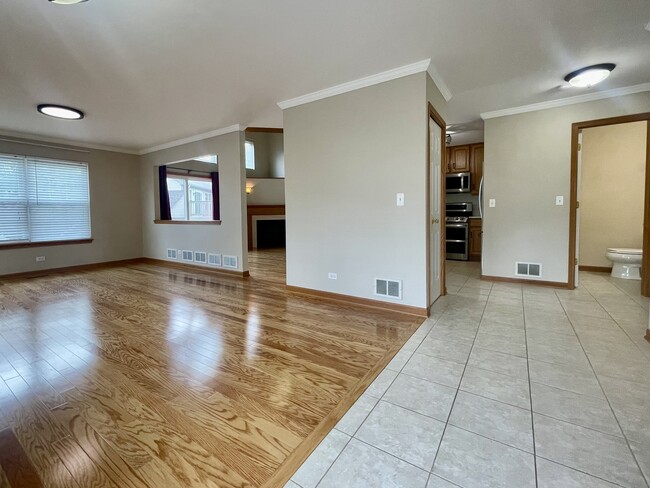 Building Photo - 517 Willow Way