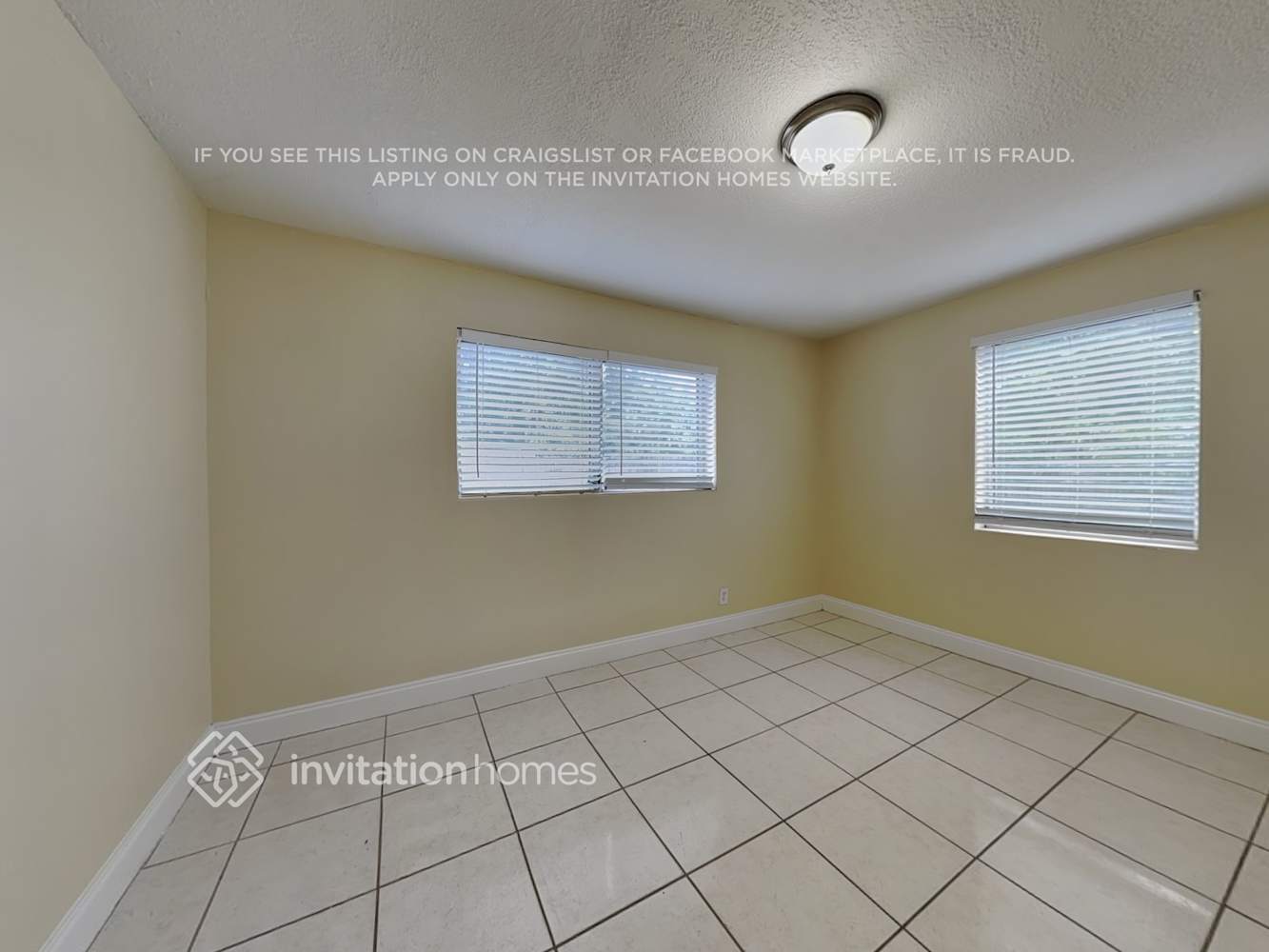 Building Photo - 854 W Jasmine Dr