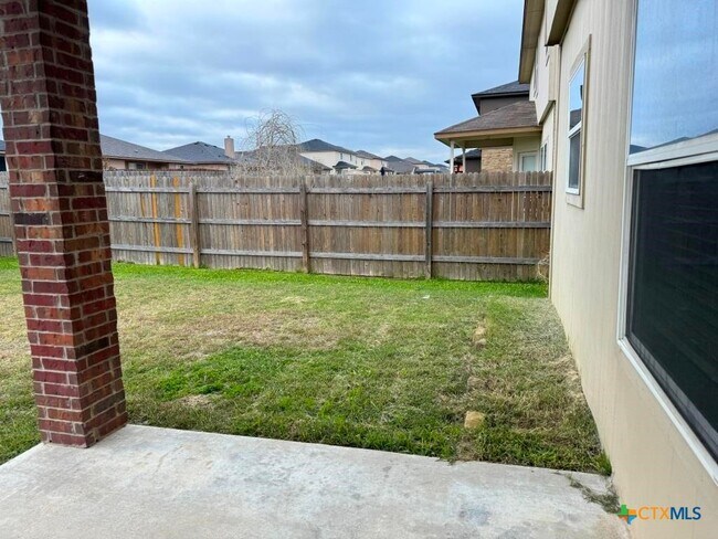 Building Photo - 4902 Bridgewood Dr