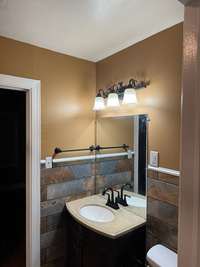 Building Photo - Duplex