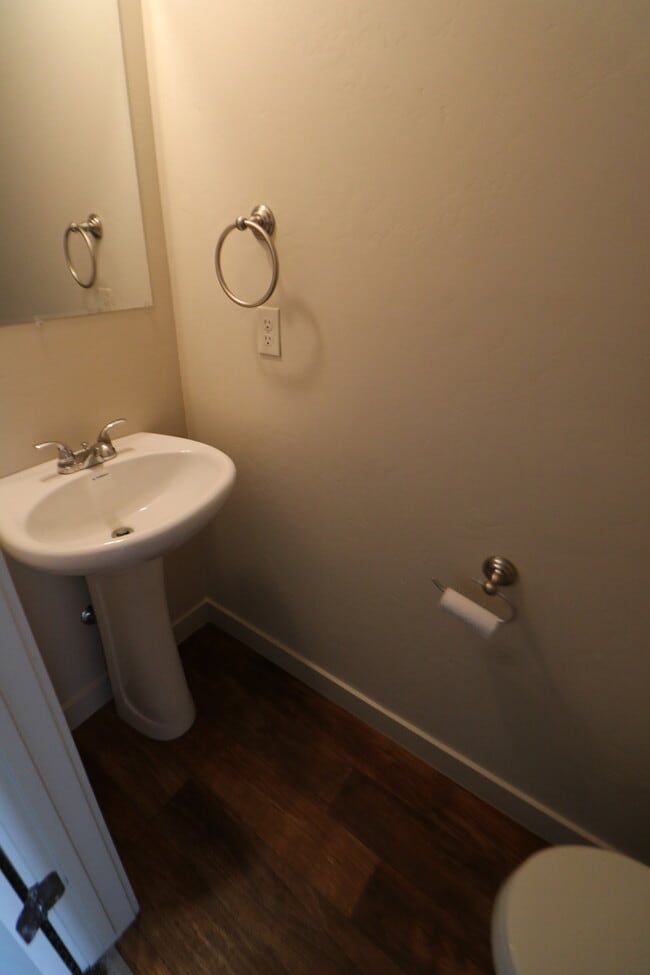 Building Photo - Beautiful 3 bed 2.5 bath townhome in Vineyard