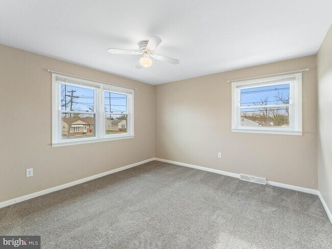 Building Photo - 74 Clement Dr