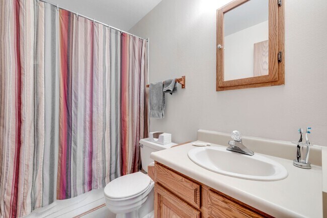 Building Photo - WINTER RENTAL-Buffalo Village-2 Bedroom Pl...
