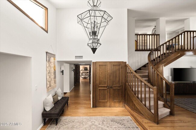 Building Photo - 1025 E Morten Ave