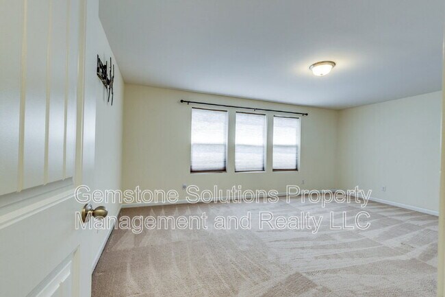 Building Photo - 203 S Dunnwood Ln