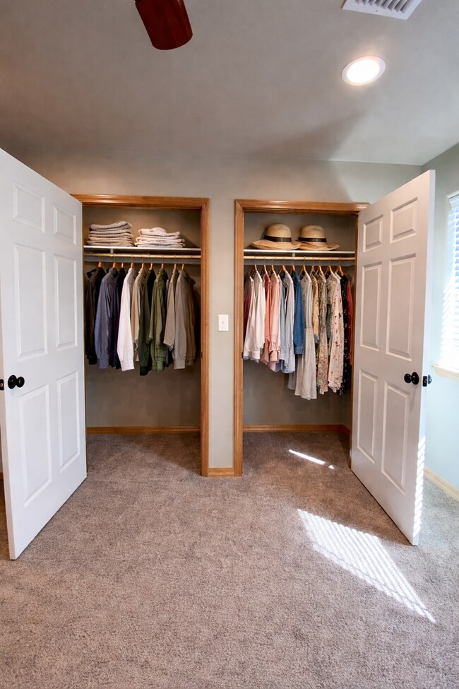Building Photo - Fresh Price Drop + Move-In Ready: Doesn't Get Any Better Than That!  Oh wait- How about Saving $1...