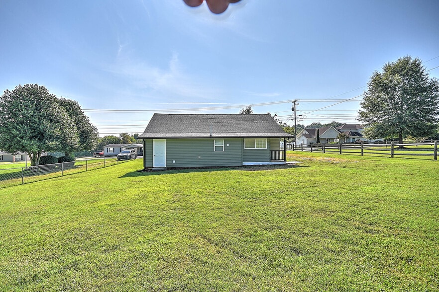 Building Photo - 145 Buttermilk Rd
