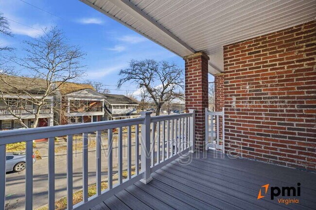 Building Photo - 703 W 29th St