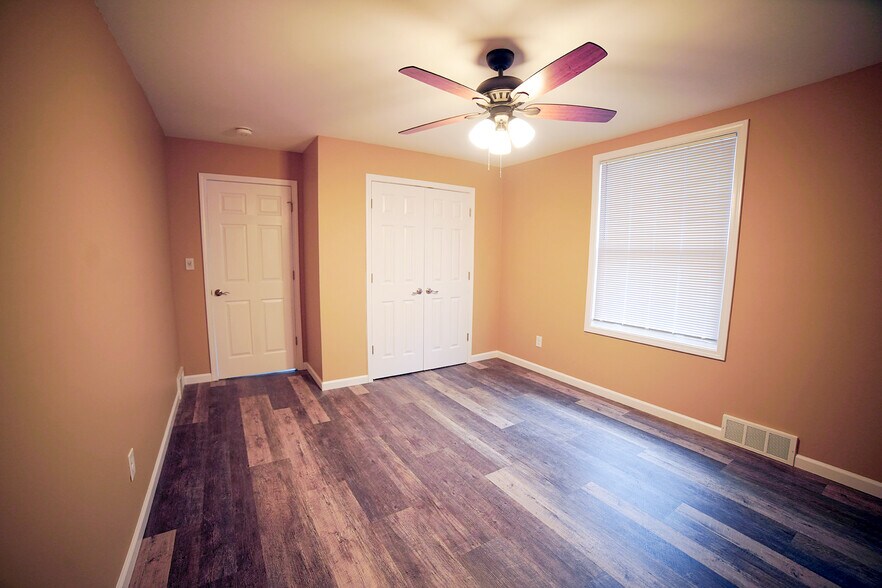 Bedroom 2 - 1101 Yale Ave