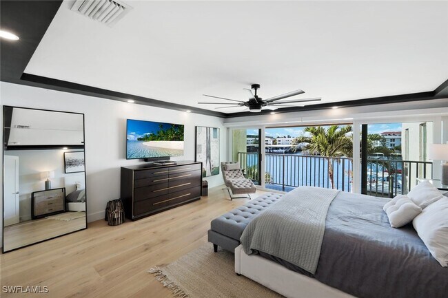 Building Photo - 800 River Point Dr