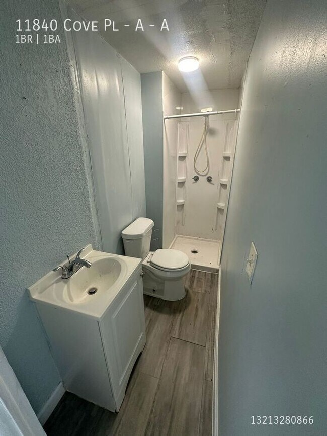 Building Photo - 11840 Cove Pl