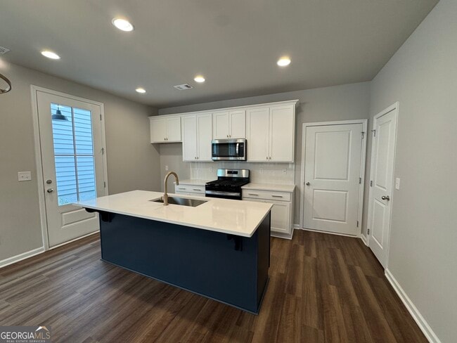 Building Photo - 10 Spiera Way