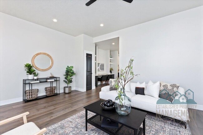 Building Photo - 1740 E State Ave