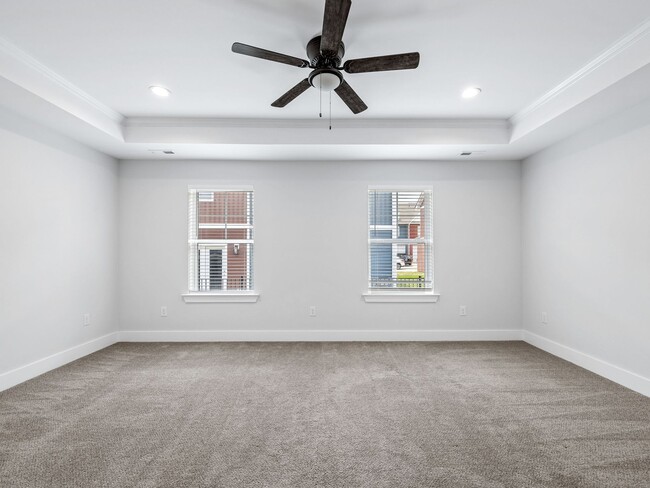 Building Photo - 3 Bed, 2.5 Bath - Lucky Penny End Unit