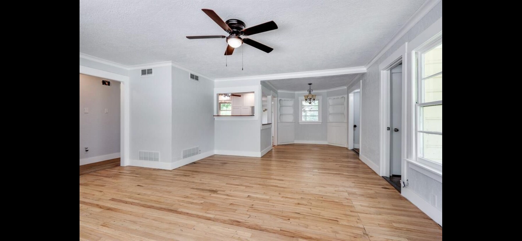 Building Photo - 702 W Brockett St