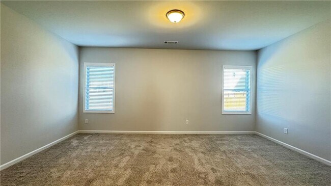 Building Photo - 4587 Silver Oak Dr SW