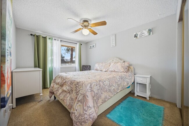 Building Photo - 1709 S Perry Ct