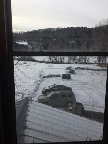 Building Photo - 100 VT-14