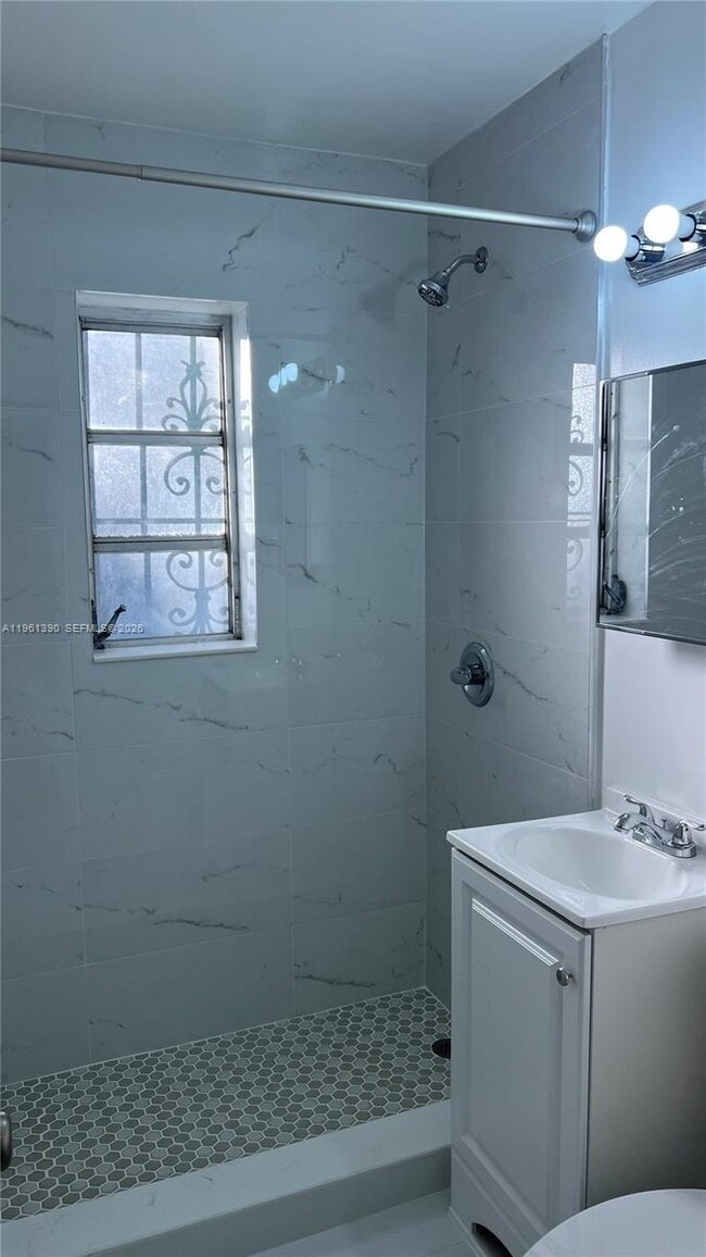 Building Photo - 134 SW 61st Ave