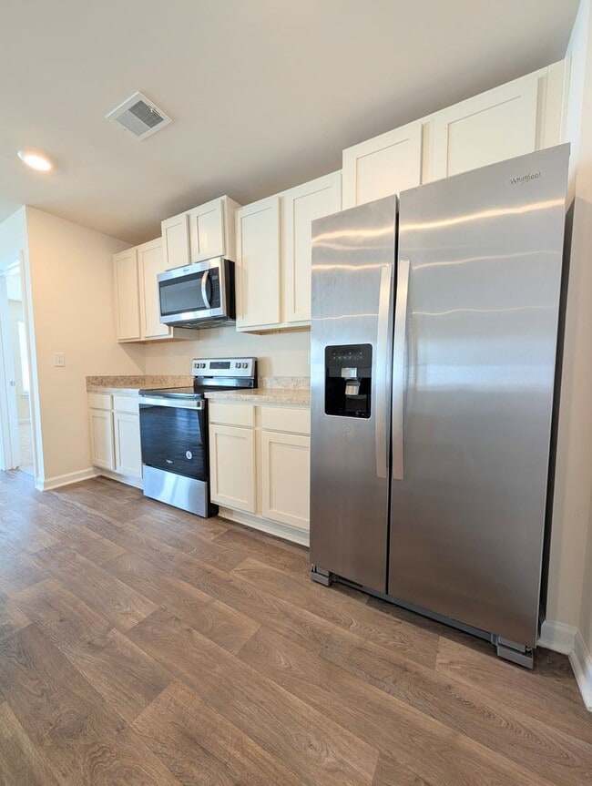 Building Photo - Whitehall Community 3-Bed & 2-Bath Long Term Rental , Longs SC