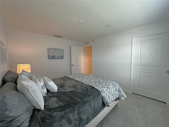 Building Photo - 14231 Heritage Landing Blvd