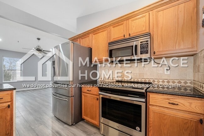 Building Photo - 2457 Lorraine Ct