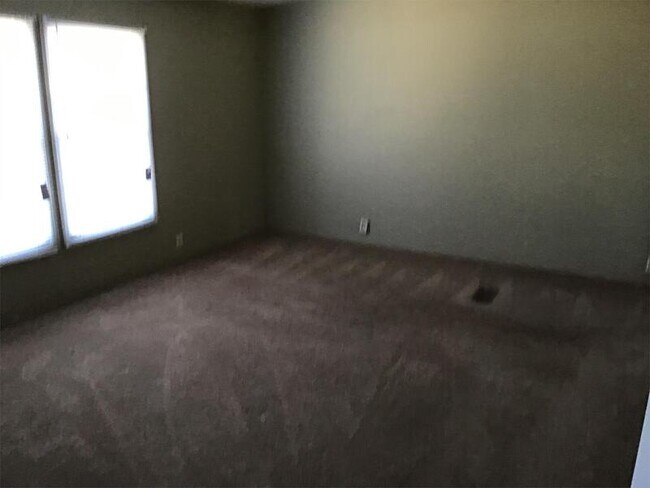 Building Photo - 1126 Tearcoat Rd