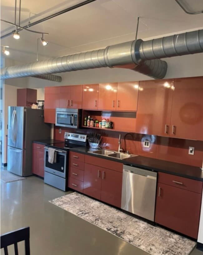 Building Photo - COMING SOON Beautiful 2BR , 2BA 2nd floor ...