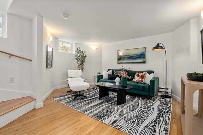 Building Photo - 30 Union St