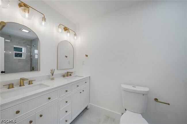 Building Photo - 27381 Voyageur Dr