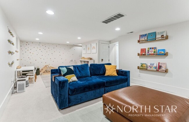 Building Photo - Beautifully Remodeled Classic Craftsman in Prime Portland Location