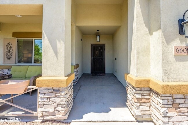 Building Photo - 6608 W Saguaro Park Ln