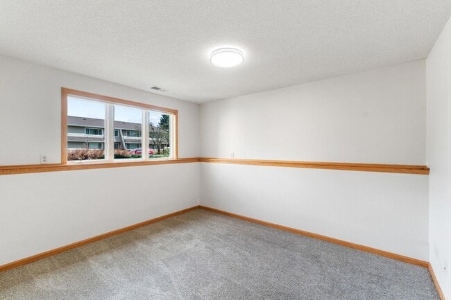 Building Photo - 418 Colby Rd