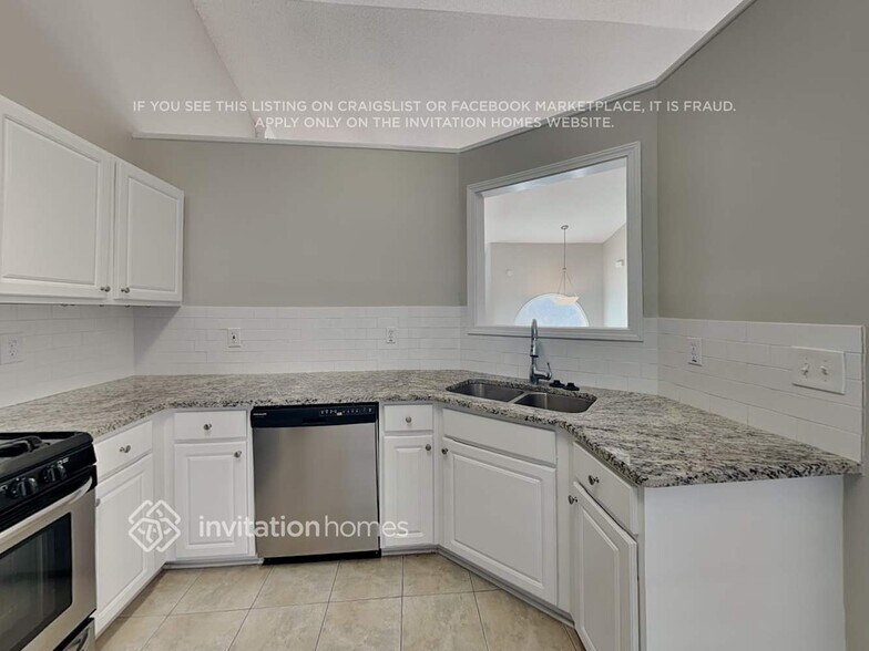 Building Photo - 390 Bass Way NW