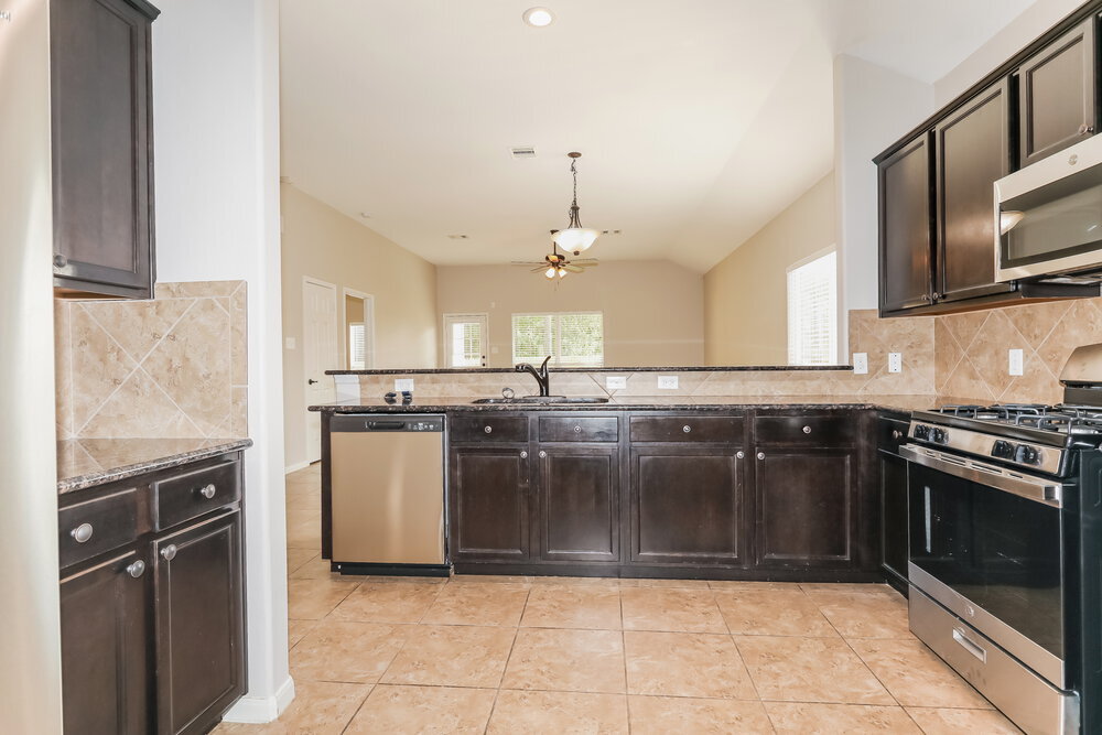 Building Photo - 18415 Sunrise Maple Dr