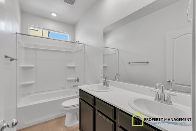 Building Photo - Modern and Spacious 4-Bedroom Home for Rent!